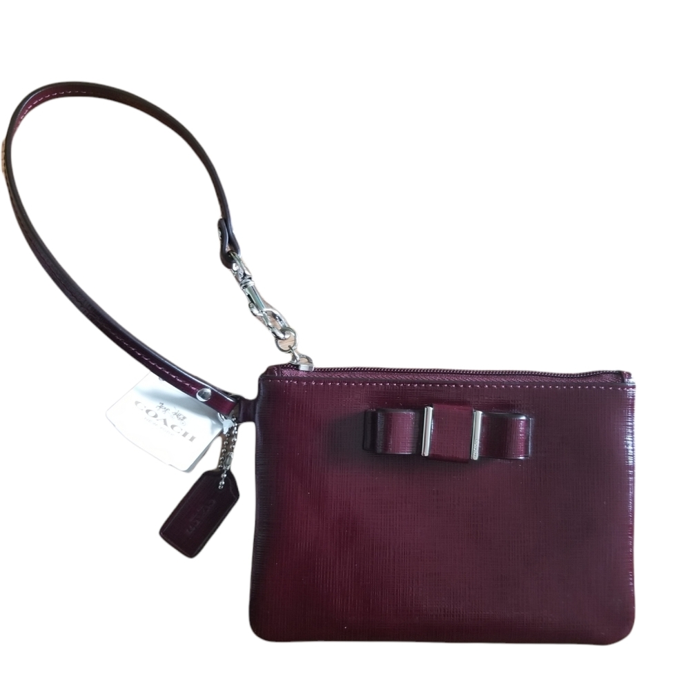 NWT COACH Darcy Bow Wristlet